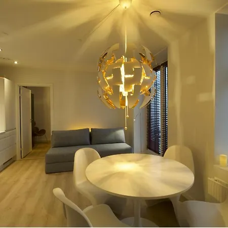Appartamento Silent With Balcony At The Center *